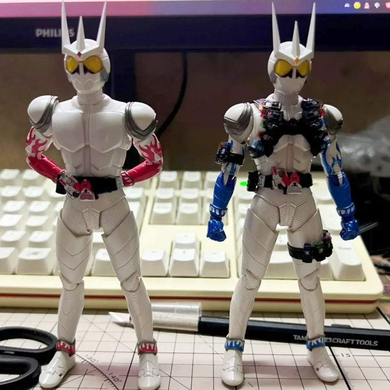 アニメ仮面ライダー組み立てモデルマスクスーパーマン永遠のアクション