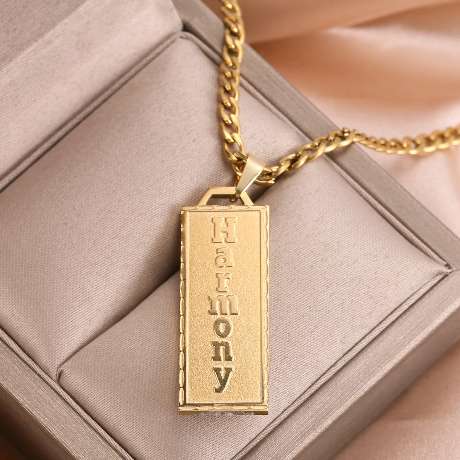 Custom Name Nameplate Pendant Necklace 