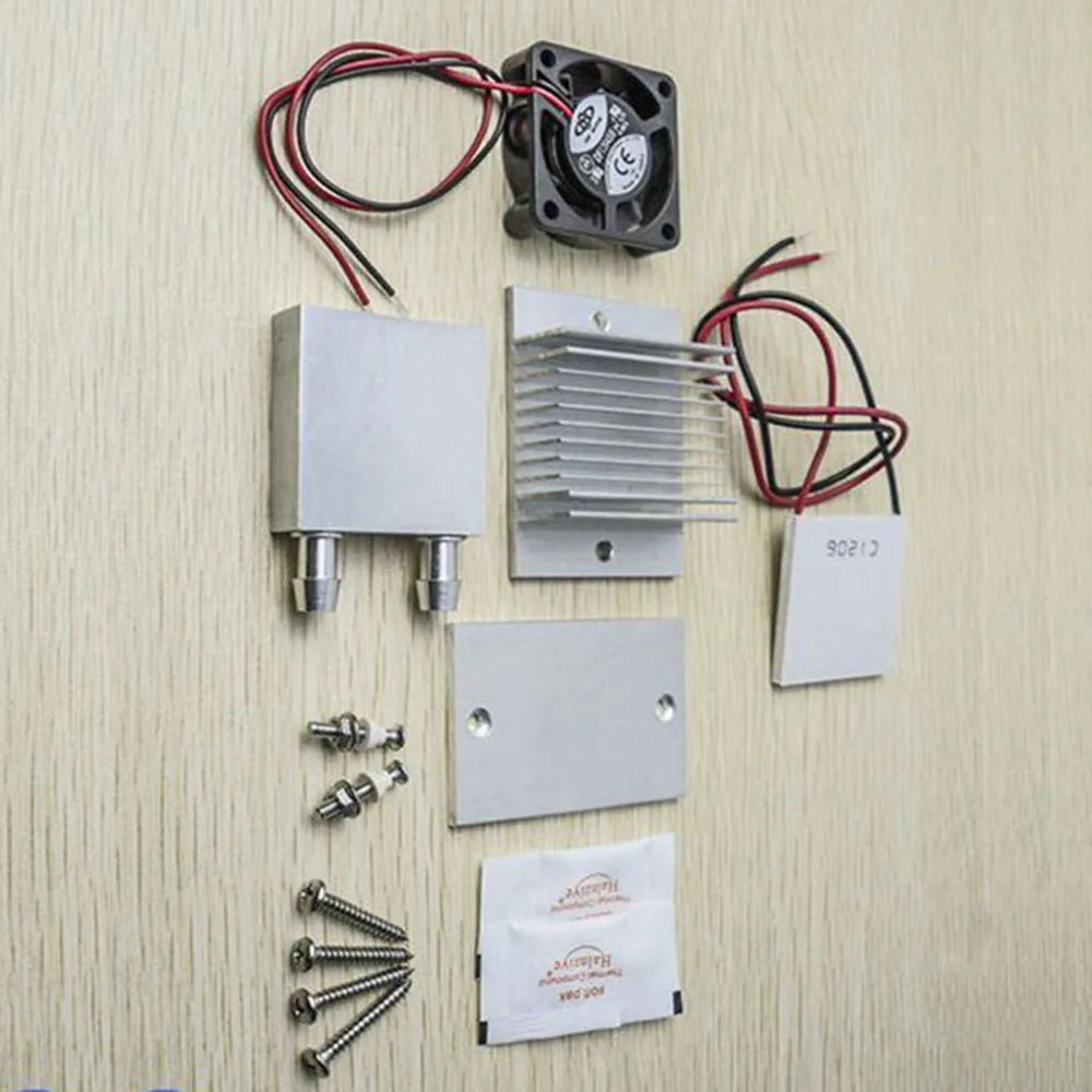 TEC1 12706 Thermoelektrisches Peltier-Wasserkühler-Kühlmodul mit Lüfter und Wärmeleitpaste, DIY-Kit für den Halbleitergebrauch
