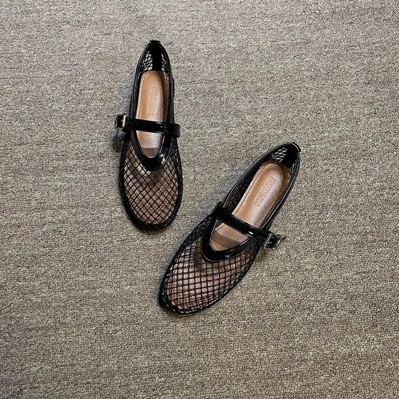 Sandalias huecas de malla para mujer, mocasines planos poco profundos, zapatos de diseñador cómodos para caminar en la playa, Zapatillas Retro para verano, 2024