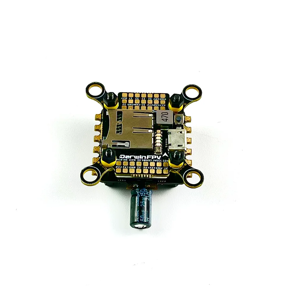 Le stack FPV DarwinFPV F411 3-4S 30A avec contrôleur de vol et ESC, offrant le meilleur rapport qualité-prix.