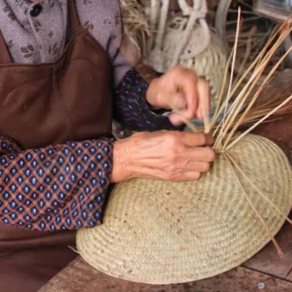 Portable Lightweight Handmade Hand Fan Manual Natural Palm-Leaf Fan Decoration Summer Cooling Accessories