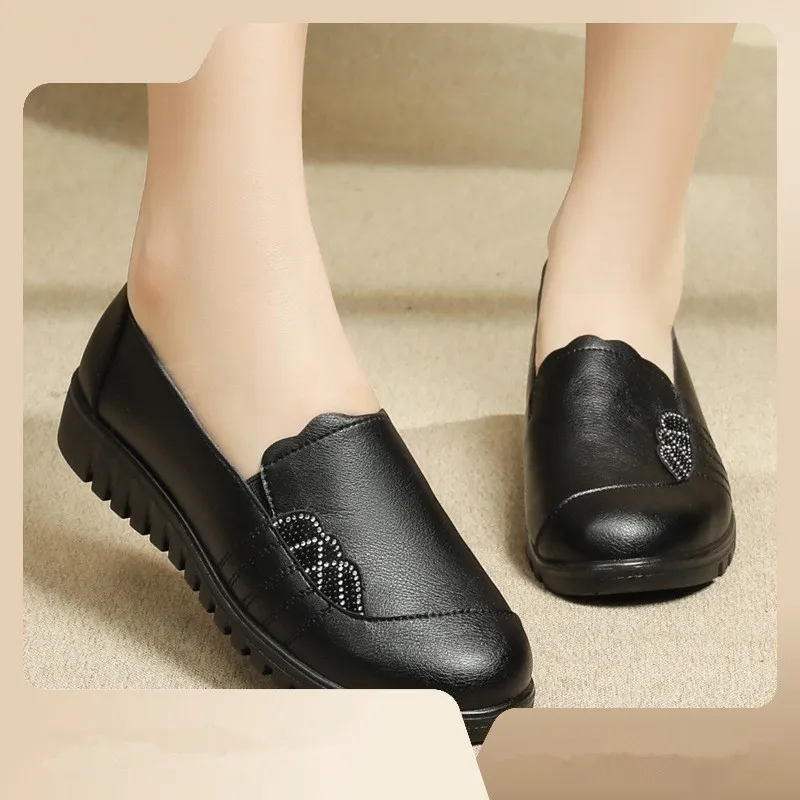 Spring\Autumn Genuine Leather Ladies Breathable Women Flats Slip-On Loafers Round Toe Soft Casual Flat Shoes Mother Shoes