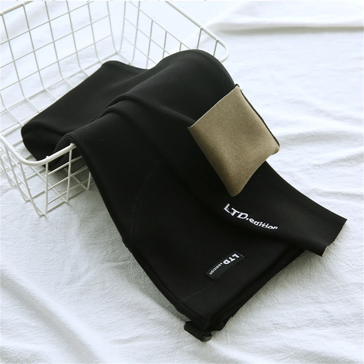 New maternity pants pregnant women plus cashmere Korean version of the new belly leggings autumn and winter maternity leggings