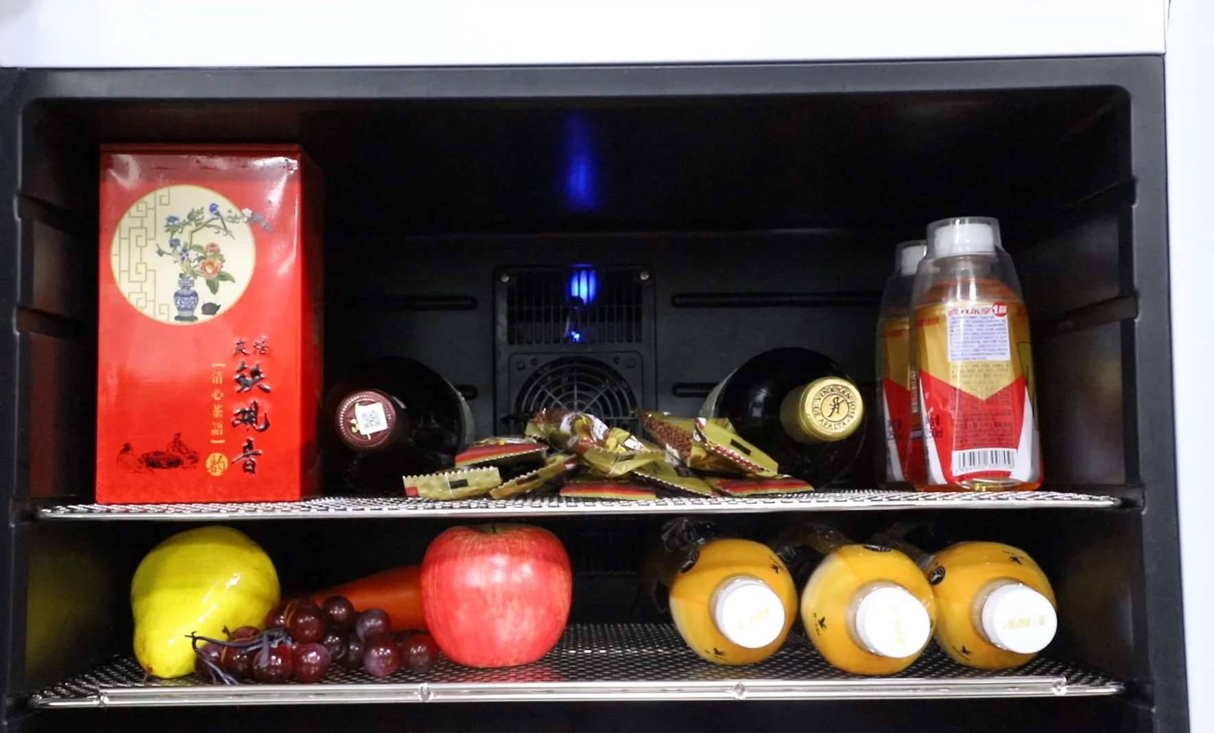 Outdoor Wine Cooler Single-zone Wine Cabinet Commercial Bottle Cooler Refrigerator Temperature Control Cellar