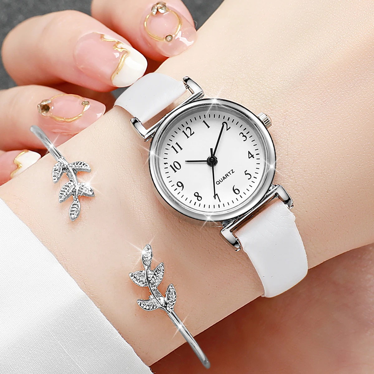 2PCS/Set Women's Watches Fashion Small Arabic Dial Quartz Watch Casual Leather Band Wristwatches Bracelet Set（Without Box） 3
