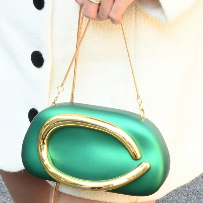 Crossbody Bag Retro Texture Shell Bag Classic Metal Box Crossbody Bag Fashion Luxury Small Square Versatile Magnetic Buckle Dinner