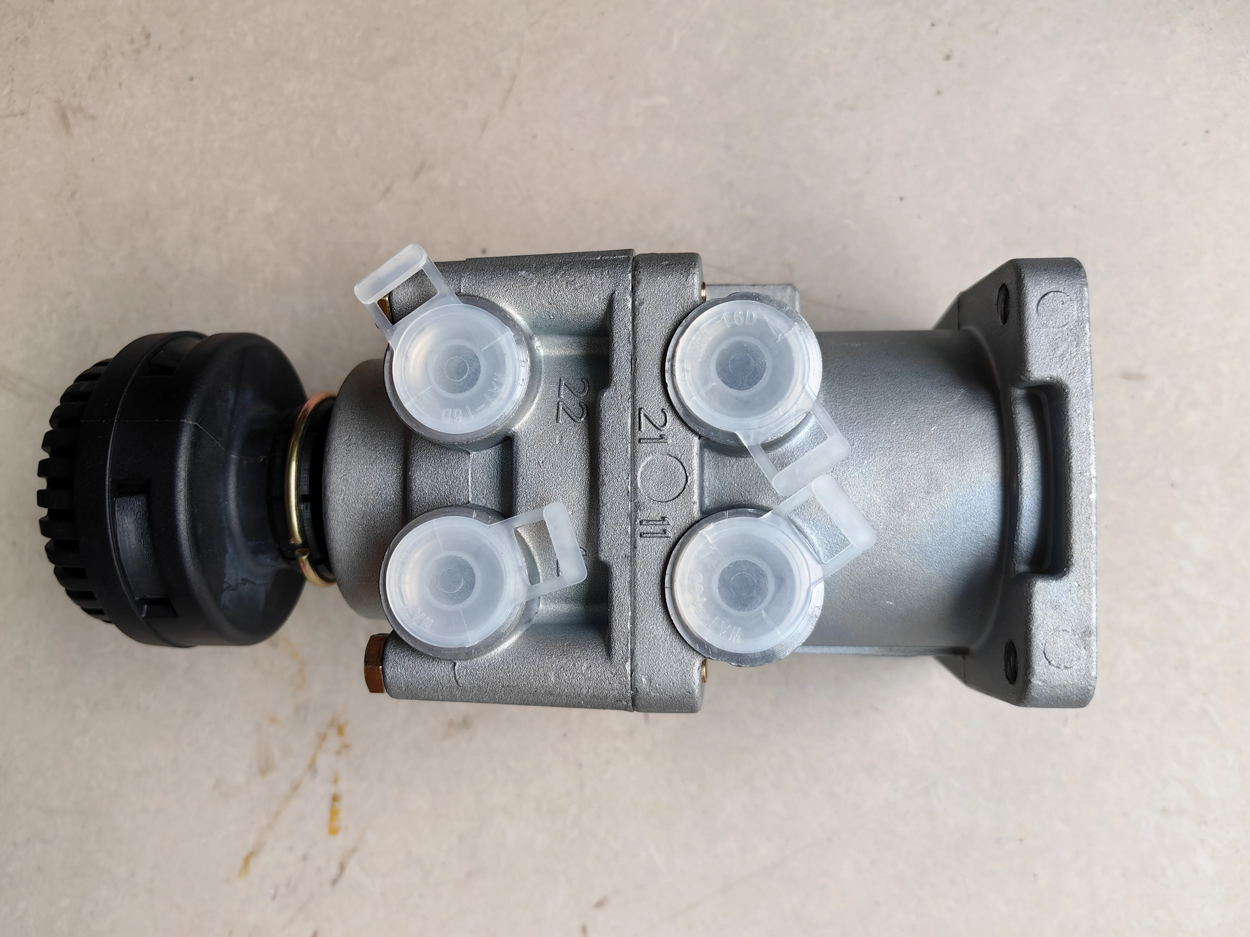 Bus Parts Yutong Brake Master Cylinder Model 3514-00026 is In Stock