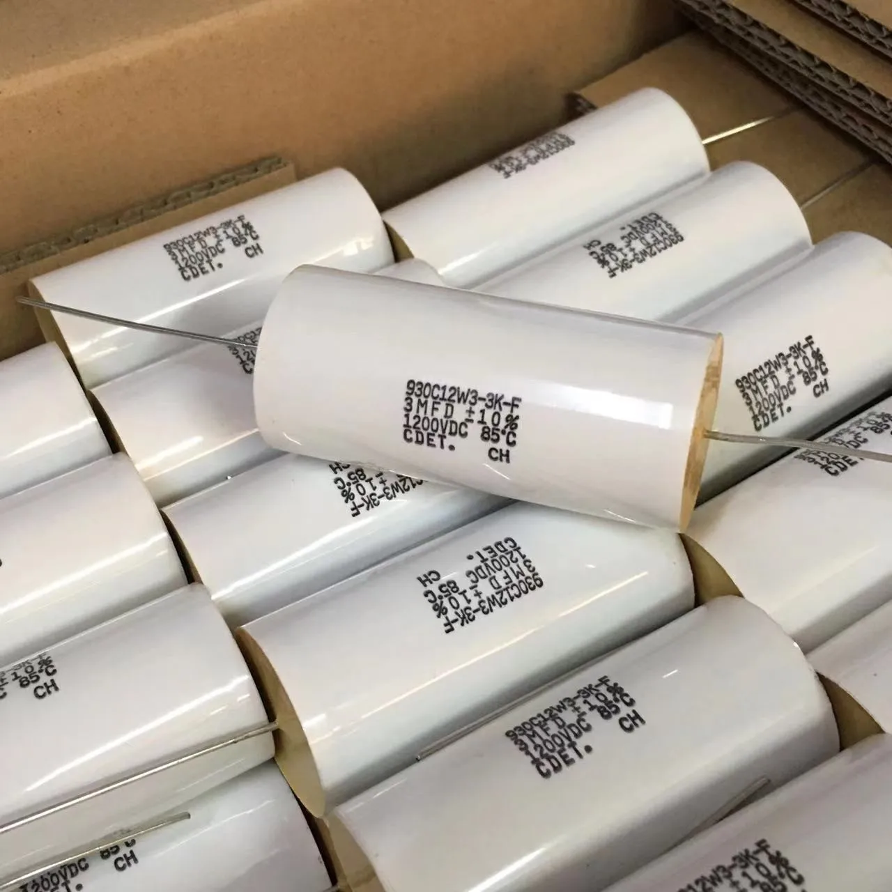 

New original 930C12W3-3K-F 3UF 3.0UF 1200V 3MFD 1200VDC absorption capacitor