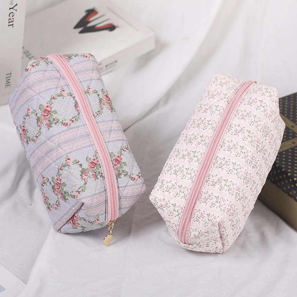 Cotton Floral Cosmetic Bag Quilted Makeup Handbag for Women