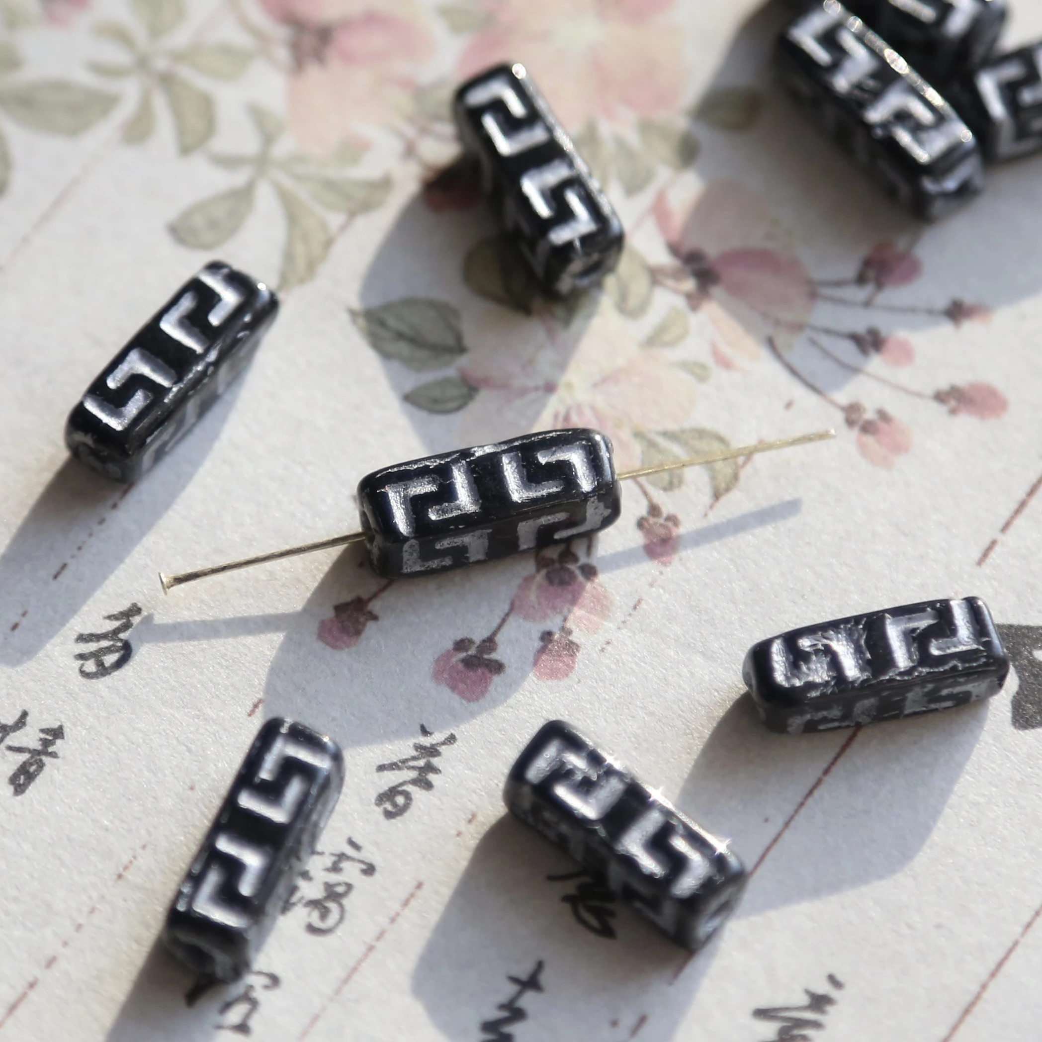 10pcs 체코 구슬 15×5mm 복고풍 무늬 직사각형 유리 구슬 DIY 수제 구슬..