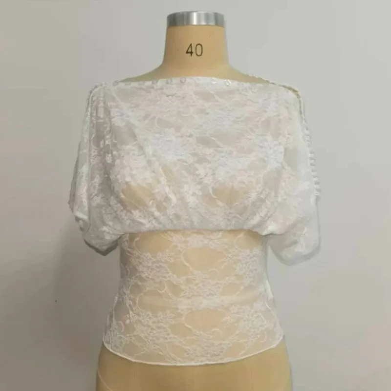 Transparentes Spitzen-Crop-Top für Damen, Weiß, Französischer Stil, Schulterfreie Rüschenbluse, Figurbetont, für Party, Club, Streetwear, Damenmode-Shirts 2026 – Detail 1
