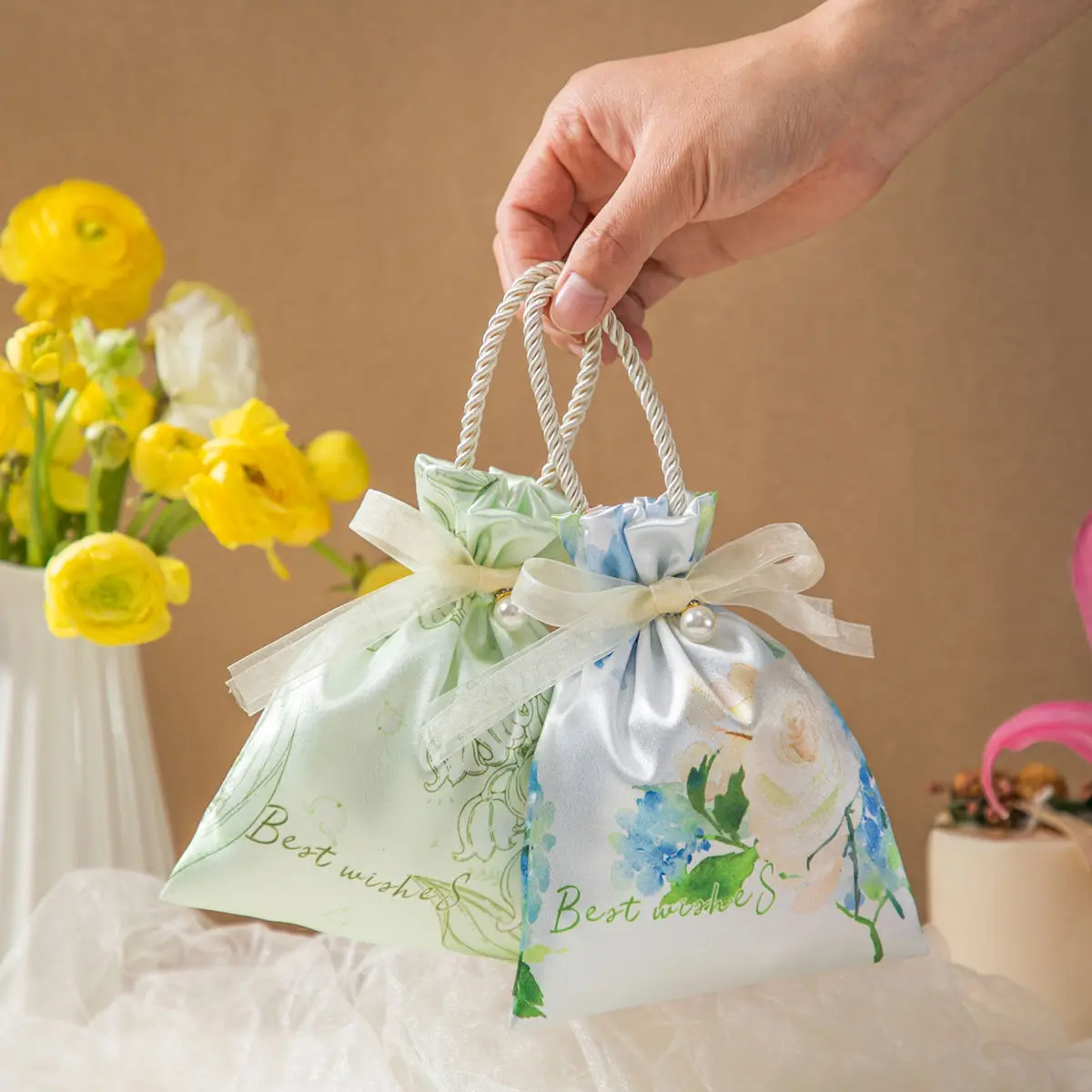 Gift Bag Silk Candy Bag Accompaniment Gift Wrapping Bag Drawstring Bag Joy Bag for Wedding Handheld Gift Storage Bags