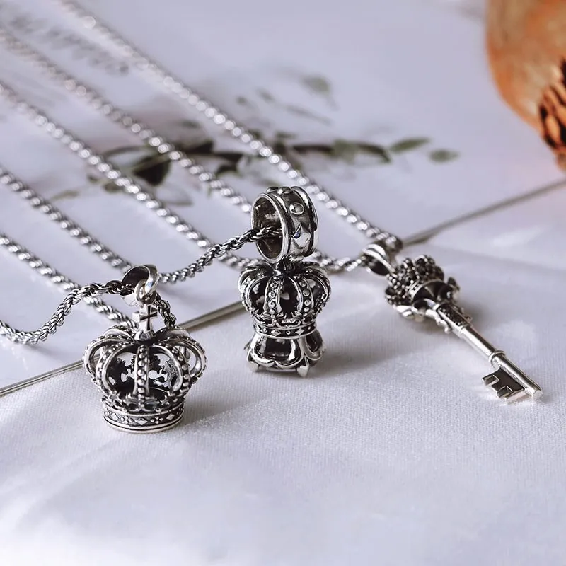 

S925 sterling silver light luxury ins net red key pendant birthday gift crown necklace pendant for girlfriend on Valentine's Day