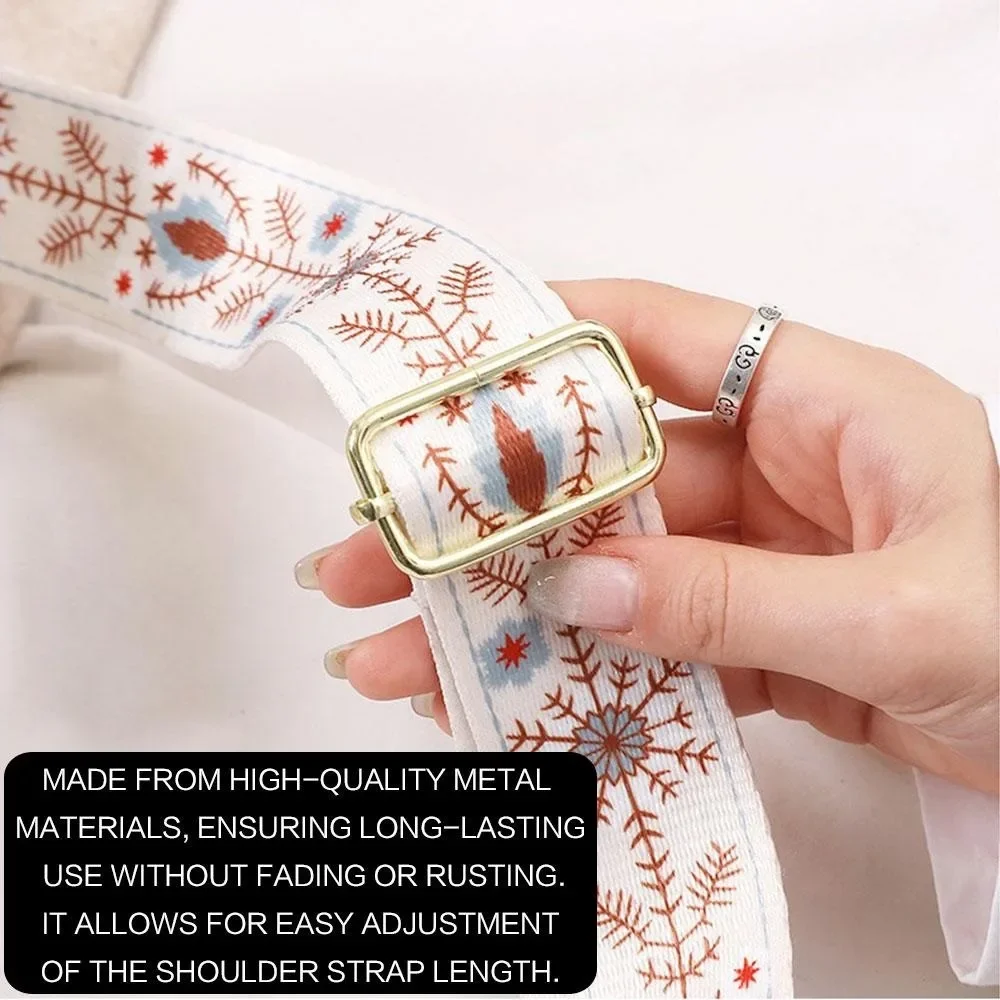 تتميز حقيبة الكروسبودي المربعة الصغيرة هذه بأشرطة...