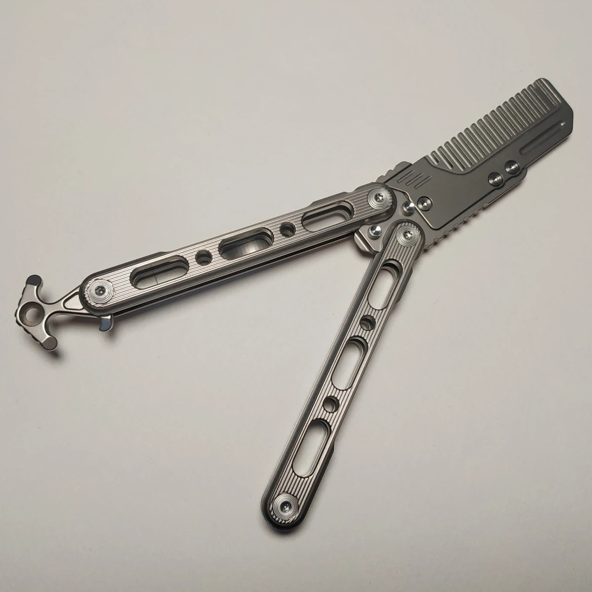 EDC Titanium Alloy Comb EDC Super Light Titanium Comb Portable EDC Outdoor Small Accessories Tools