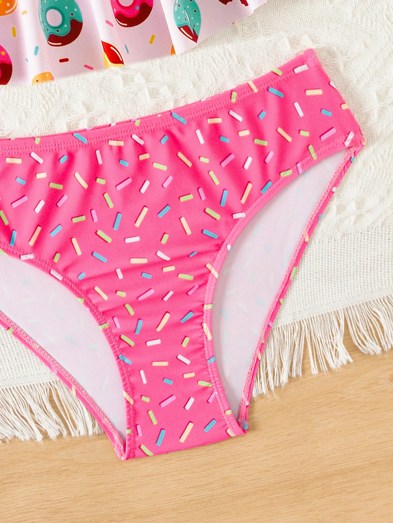 Donut Print Ruffle Deco Girls Kids 2-piece Swimsuit for Summer Beach Outdoor girls swimsuit