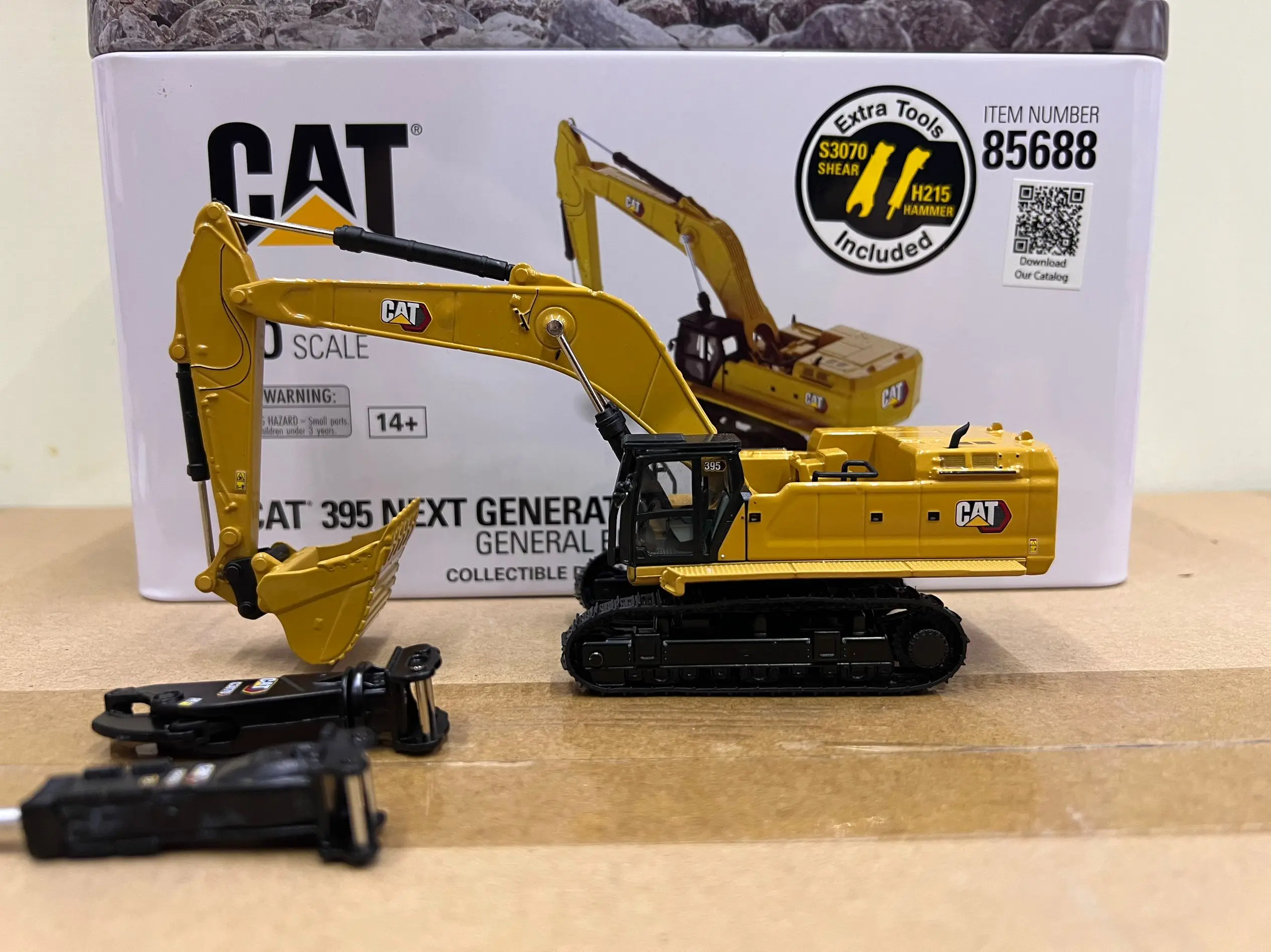 

Cat 395 Next Generation Hydraulic Excavator HO Scale 1:87 DieCast Masters DM85688