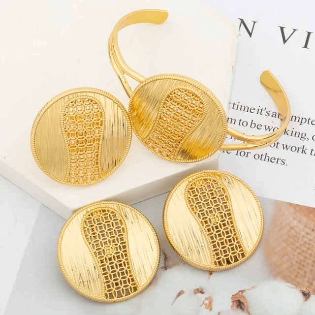 10k Yellow Gold Diamond Cut Design Round Shape Hoop Earrings, Diameter –  JewelryAffairs