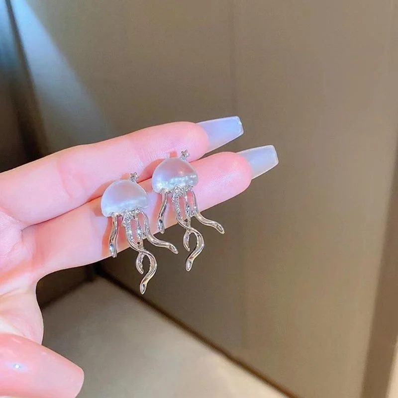 Fashion Design Floating Jellyfish Matte Crystal Earrings 2023 Korean Creativity Personality Female Acaleph Stud Earrings Jewelry