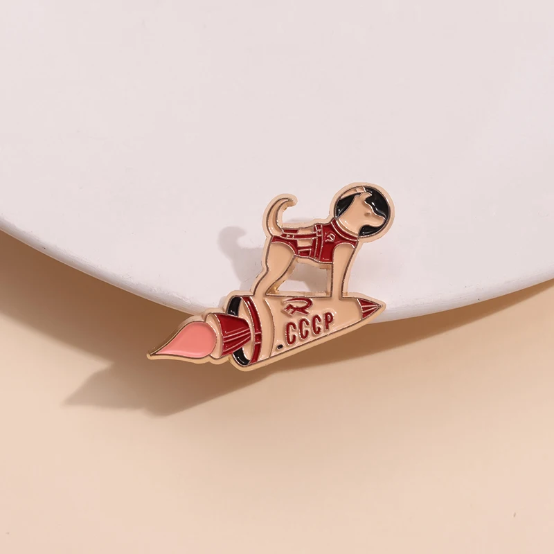 

Custom Space Rocket Dog Enamel Pins Cartoon Astronaut Dog Lapel Badges Brooch Creative Funny Jewelry Wholesale Dropshipping Gift