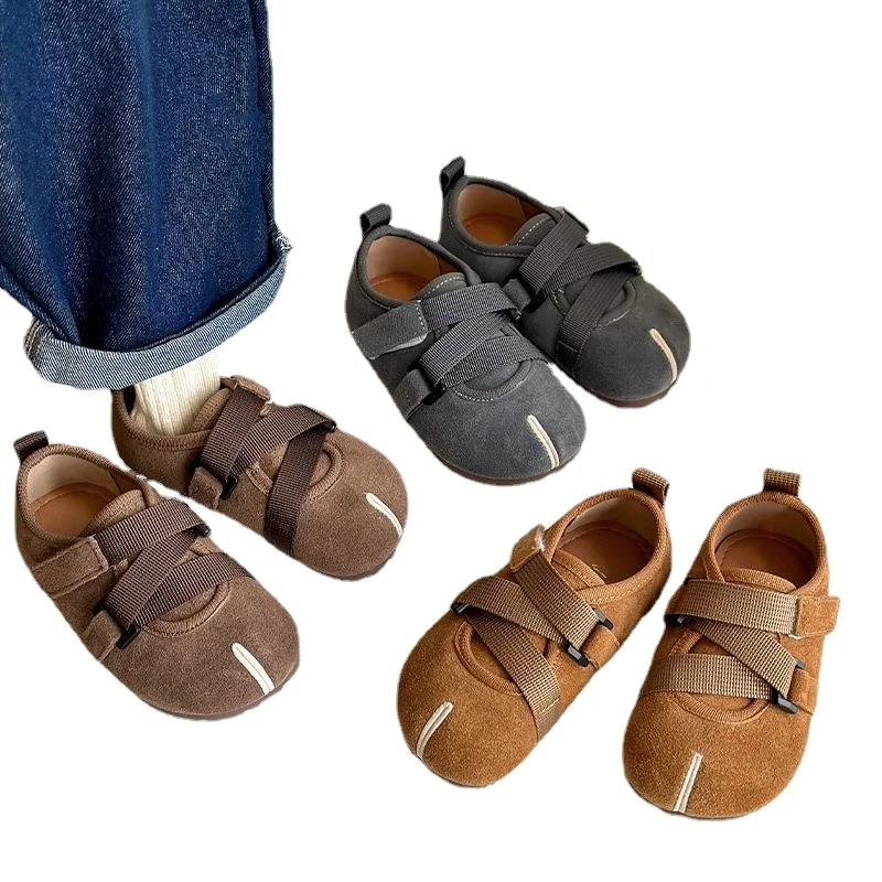 

Дизайнерские детские кожаные туфли с разрезом на носках, корейские кроссовки для мальчиков и девочек, обувь для малышей на плоской подошве для первых шагов, детские мокасины