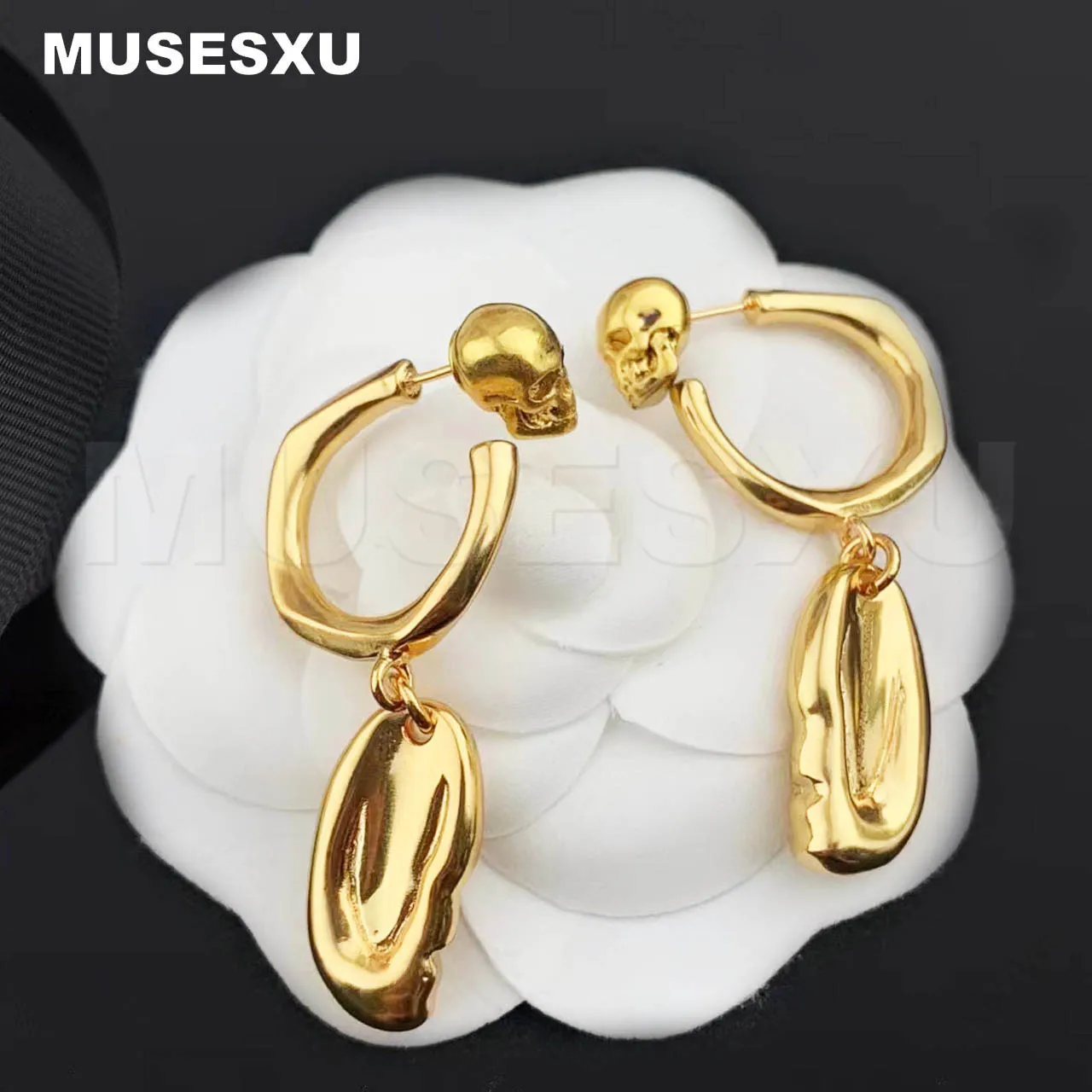 

Jewelry & Accessories 2022 Luxury Retro Brand Irregular Geometry Pendant Golden Skull Earrings For Women's Party Wedding Gift