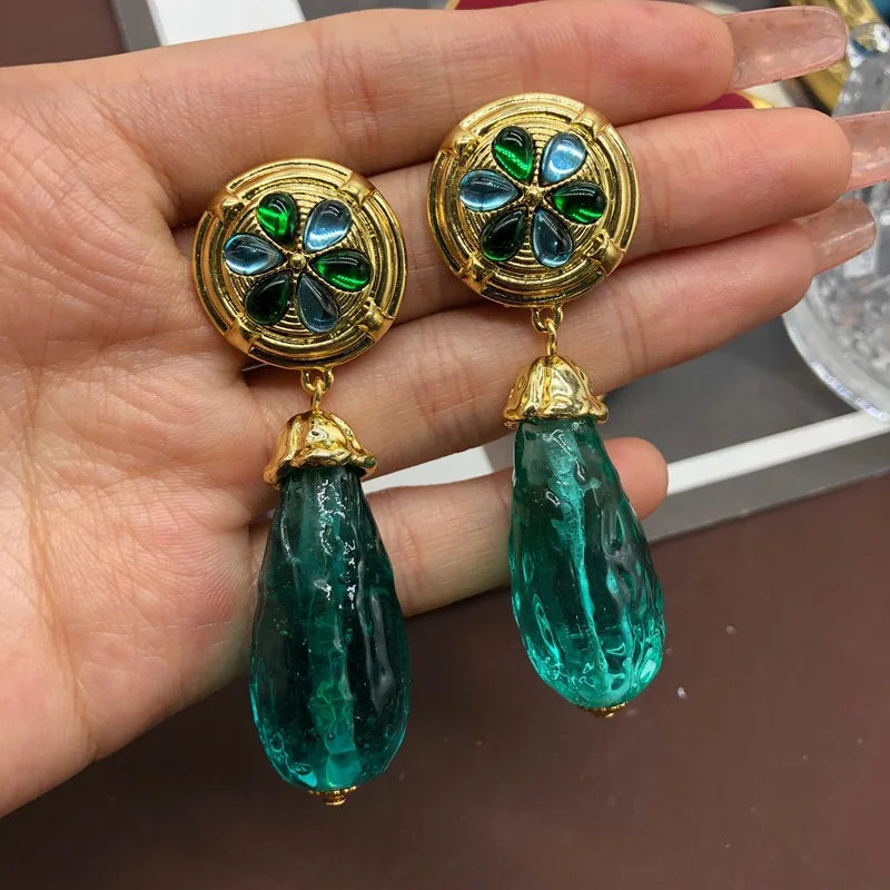 Vintage Marking Cloud Pattern Pendant Glass Ear Clip