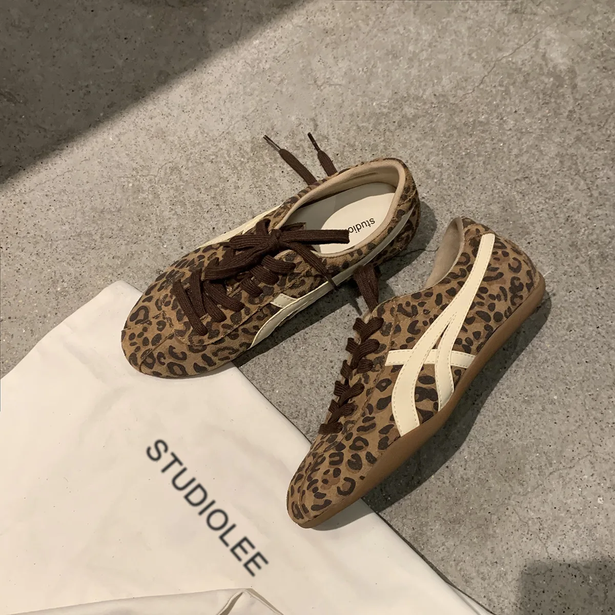 Women's Leopard Print Casual Oxford Shoes - Low Heel, Round Toe, Lightweight & Comfortable