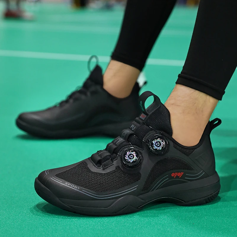 Younisk D3 generation white and red unisex ultra light, anti slip, anti twist, wear-resistant professional competition and train 4