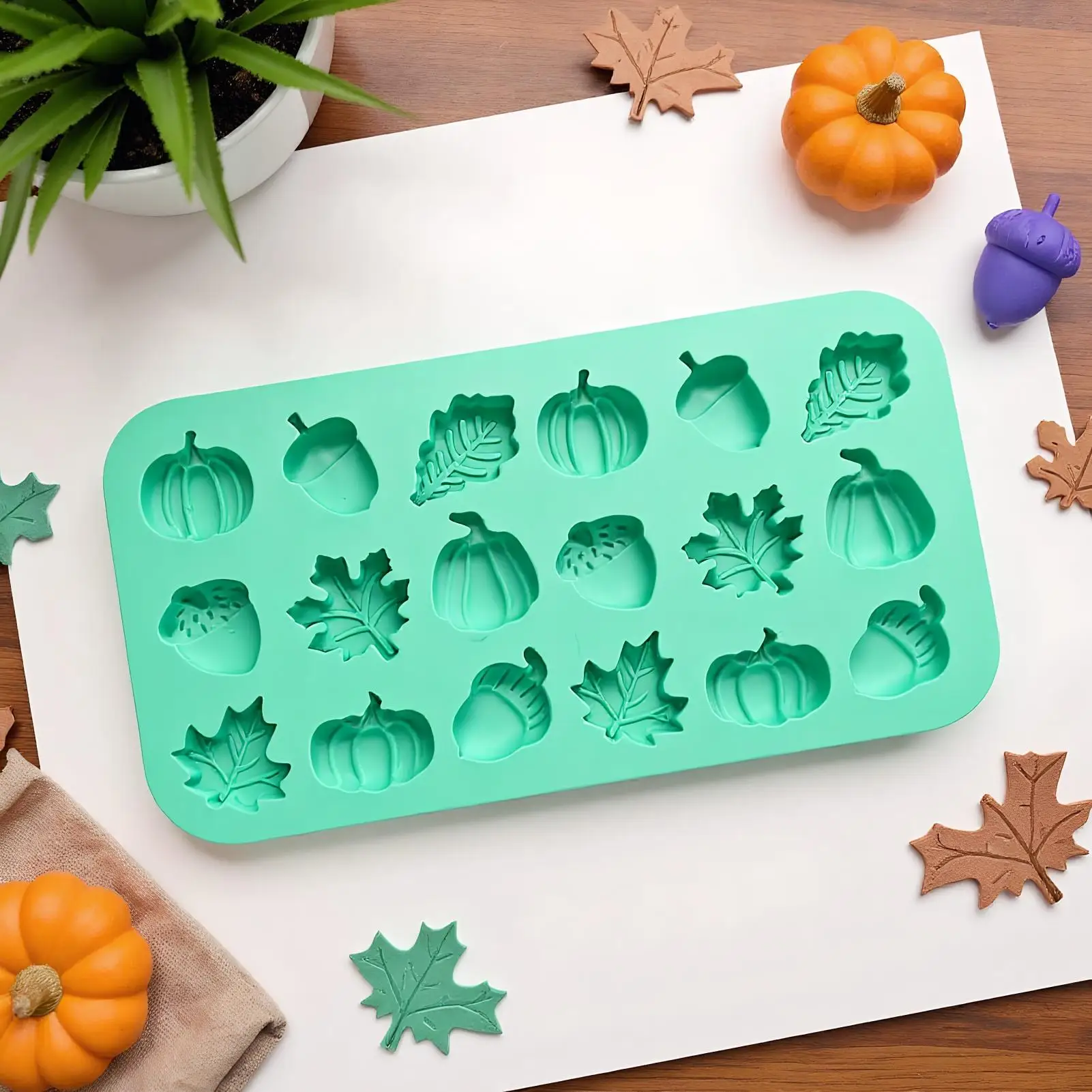 18-Cavity Pumpkin Pine Cone Maple Leaves Moulds Easy Release Silicone Mini Mold for Soap Candle Chocolate Halloween Decoration