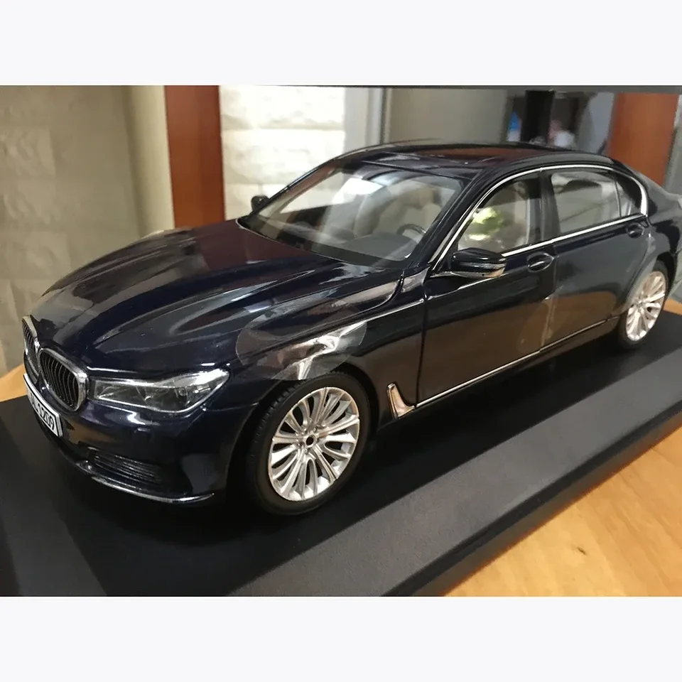 BMW 750 Li ミニカー 1/18 $_12.JPG?set_id=880000500F