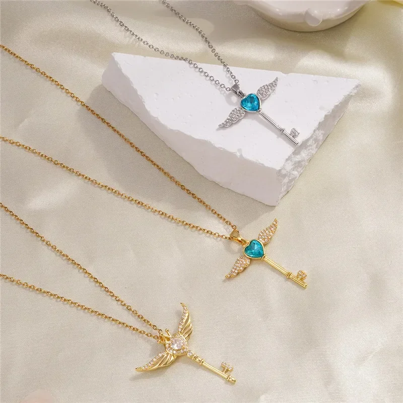 2025 Damenmode Modische einfache Schmetterling Schlüsselanhänger Zauberstab Edelstahl Halskette, geometrischer Anhänger, Clown, Schmuck, Abend_voghion.com