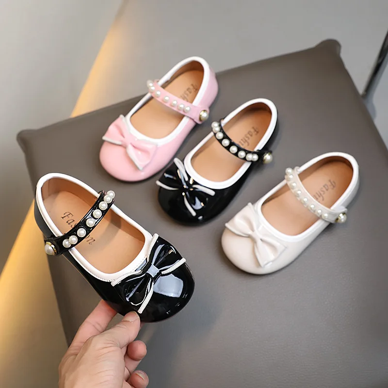

Girls 2024 Spring and Autumn New Children's Cute Bow Pearl Show Small Black Shoes for Children