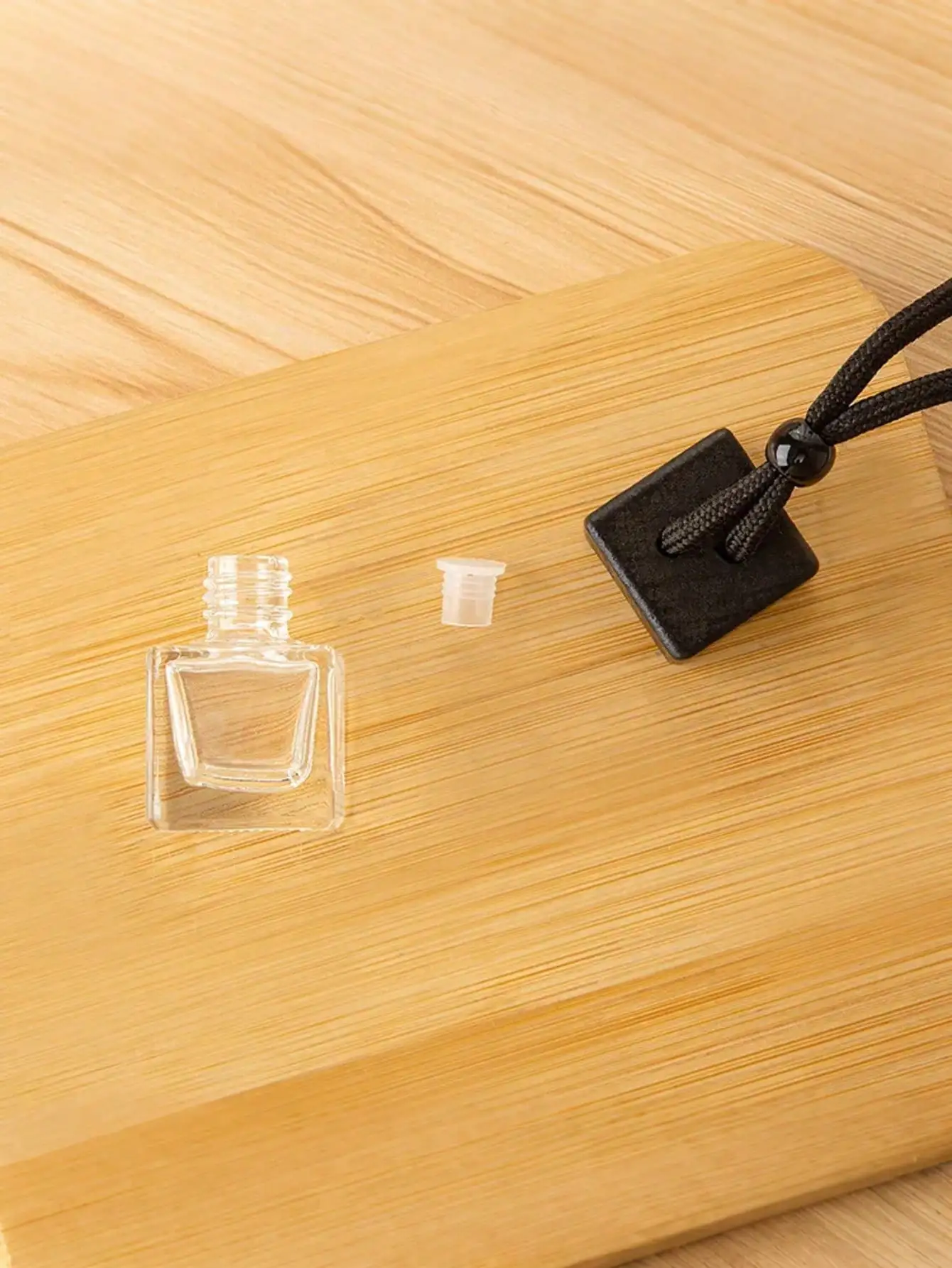 Bottiglie di profumo per auto in vetro colorato da 5 pezzi da 8 ml: sia una grande decorazione per interni auto e un elegante accessorio di moda - Image 6