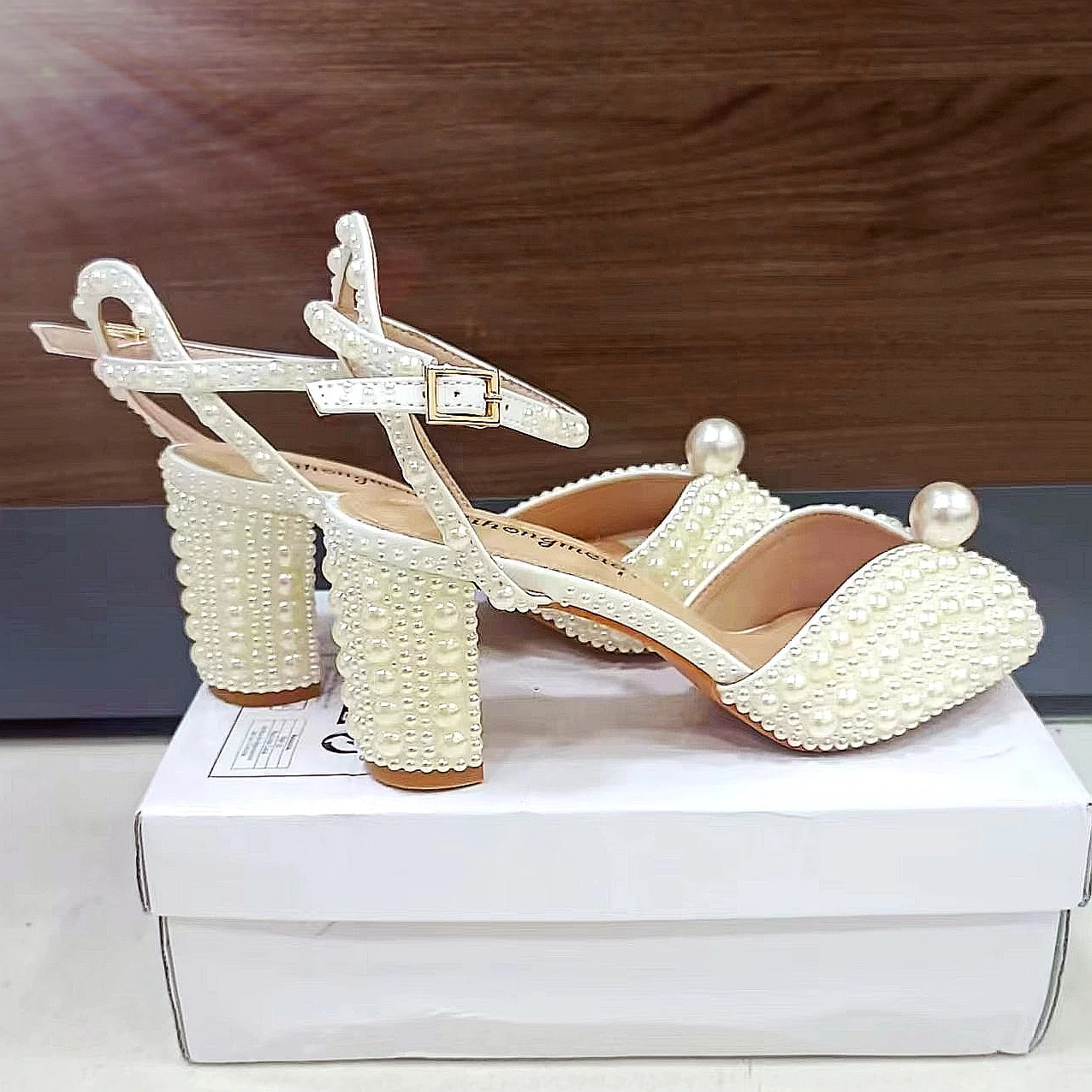 

Сандалии женские с открытым носком и жемчугом, туфли-лодочки на ремешке с пряжкой, квадратный каблук, летняя обувь