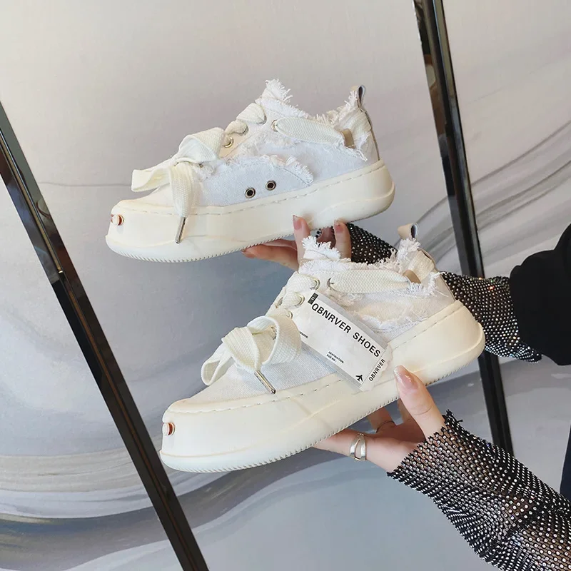 

Star with the same model canvas shoes new open smile board shoes thick bottom lace up couple models niche casual shoes