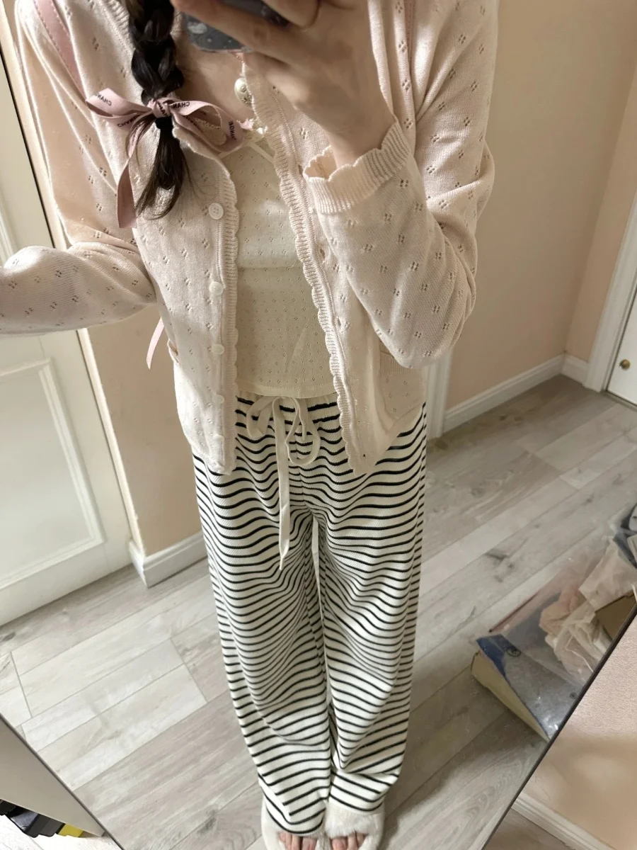 달콤하고 부드러운 짧은 니트 오픈 가디건 스웨터 여성용 봄 가을 대학 스타일 홀로우 아웃 니트웨어 소형 사이즈 아우터웨어