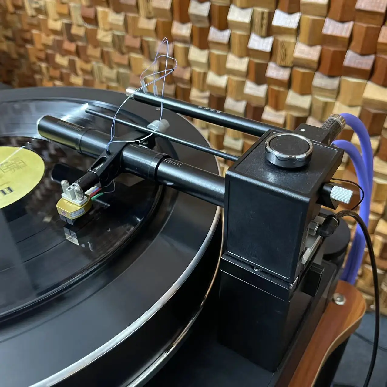 Рисунок 4 - Виниловый проигрыватель FFYX T1801 LP без картриджа
