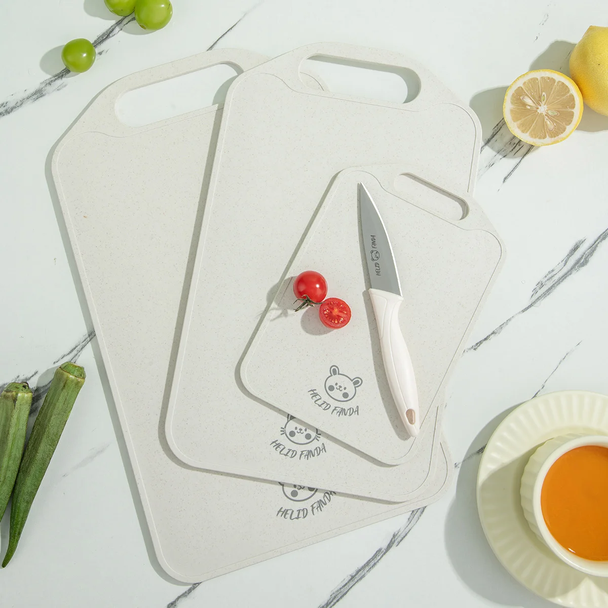 Tagliere Antiscivolo in plastica,Tagliere da Cucina Professionale Senza BPA con scanalature per Il Succo e 3pezzi Raschietto per Pasta per Carne, Pesce, Verdure, Frutta, Formaggio e Cibo Cotto, Rosa