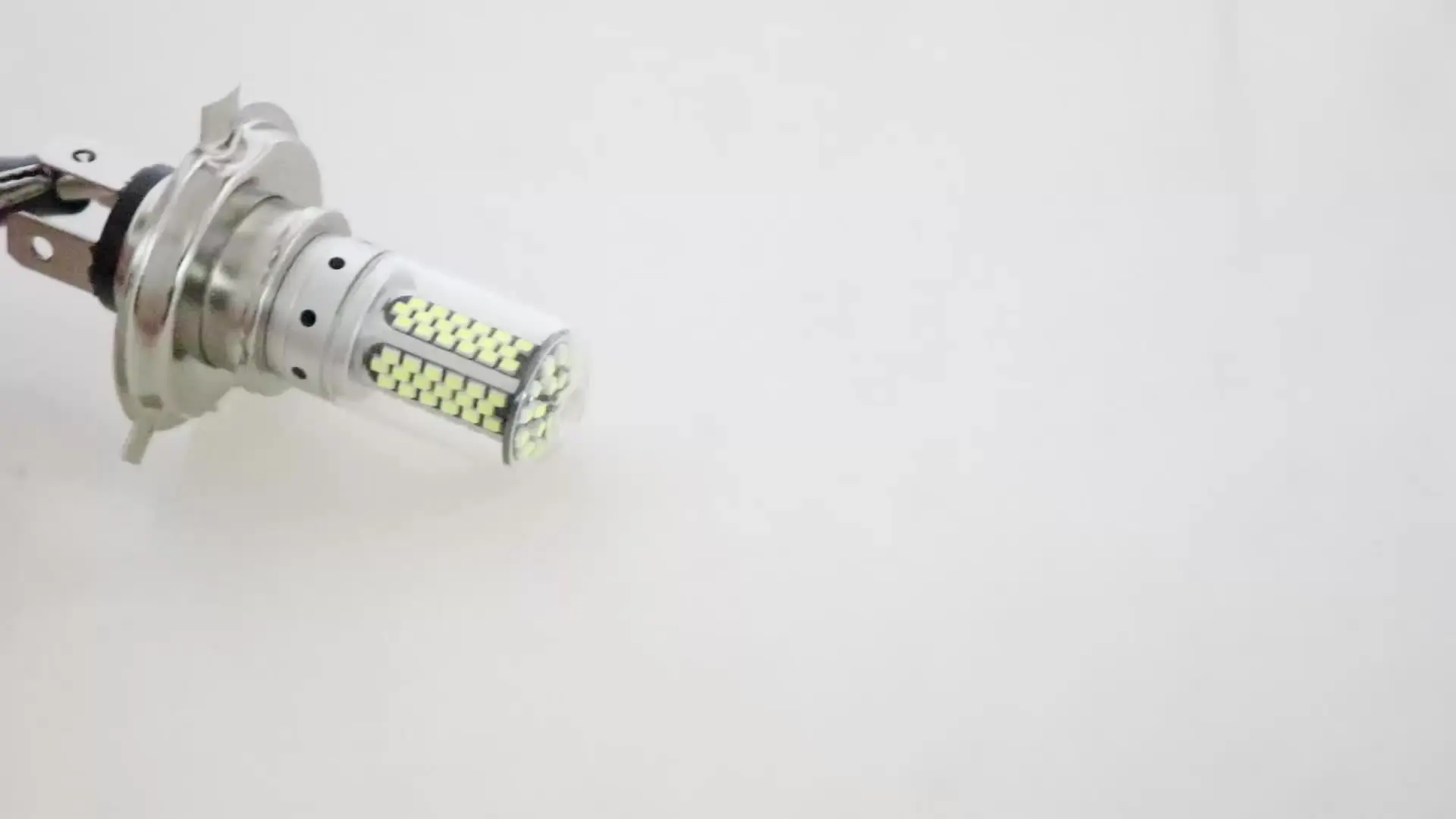 Faro Moto Lampadina LED H4/HS1/BA20D - 35W 3500LM 6000K Bianco, 6 Chip COB, Ventola Di Raffreddamento, 1 Set (2 Lampadine?)