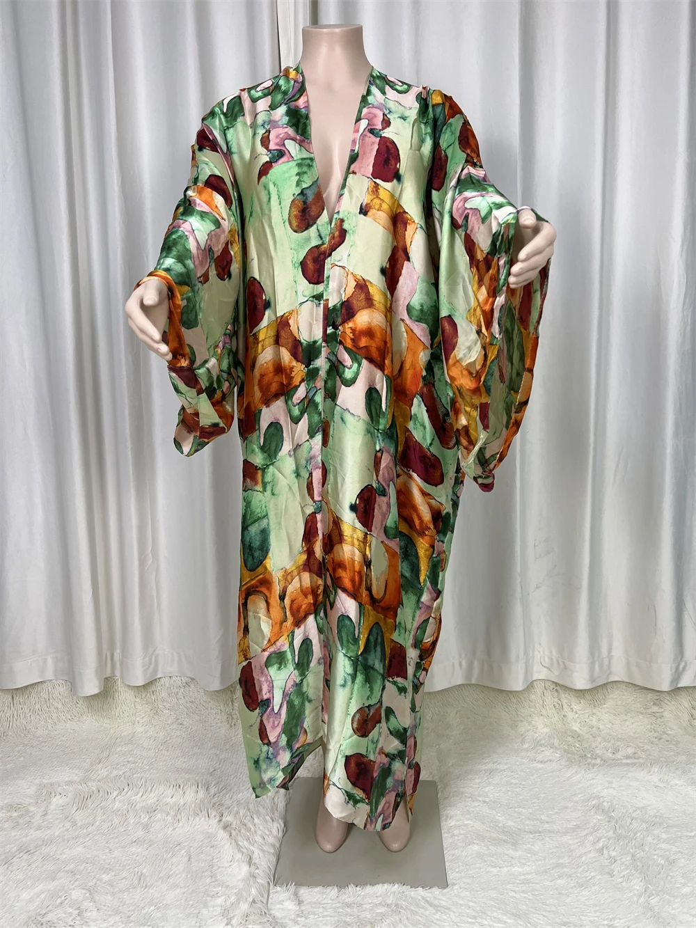 

2023 Элегантный женский длинный халат с V-образным вырезом, Пляжная накидка, купальник, плиссированный кафтан для Ближнего Востока, женское праздничное платье разных цветов