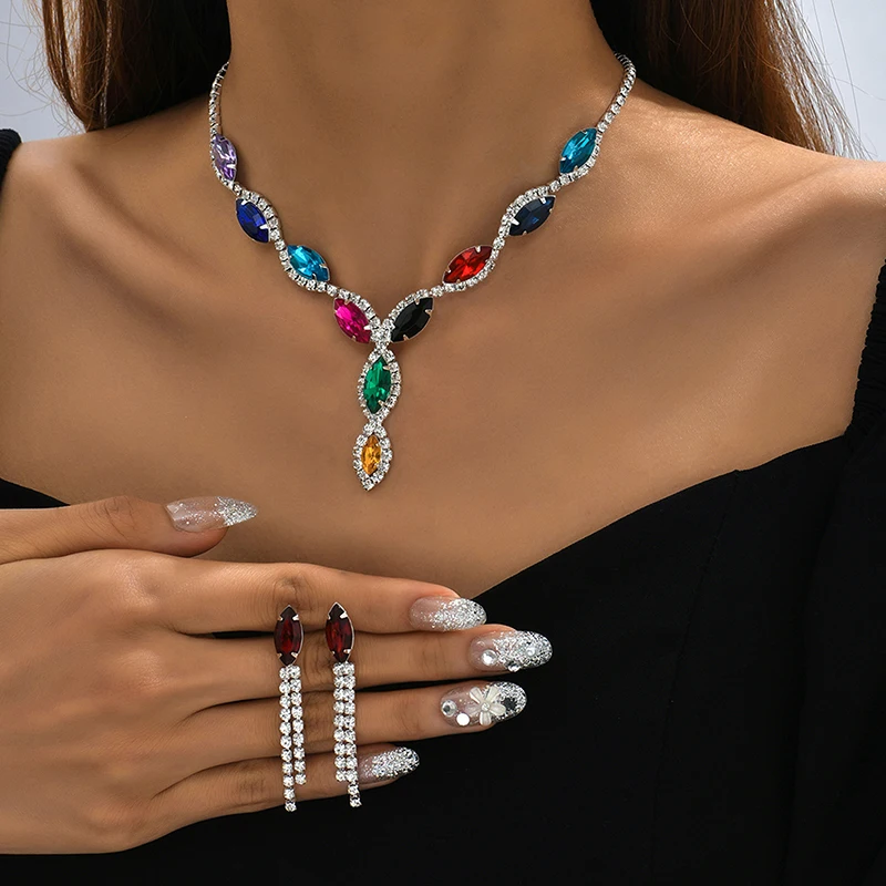Strass-Halsketten-Set/Halskette und Ohrringe-Design, modisch, exquisit/Farbmischung/Rot/Blau/Silber und andere Optionen