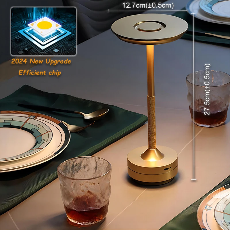 Рисунок 5 - Лампа на металлическом столе с