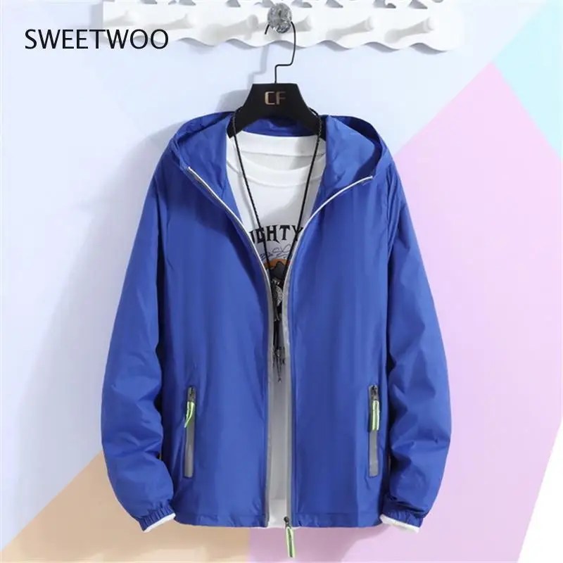 Рисунок 4 - Женское тонкое пальто с капюшоном