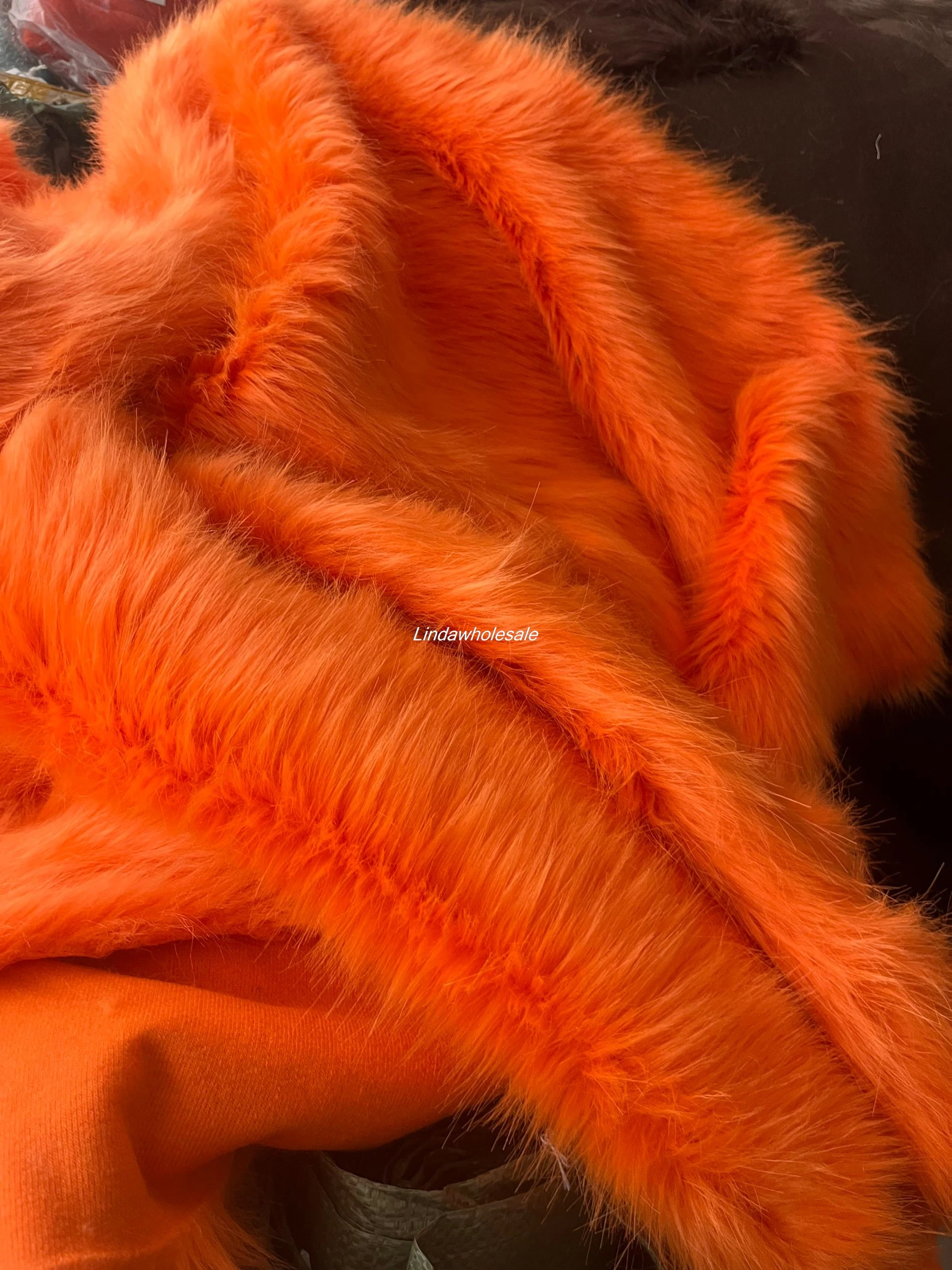 Description Picture 6 of itemWholesale quality pile 5cm faux fur fabric,plush fur, thick fox fur,felt cloth,sewing materials