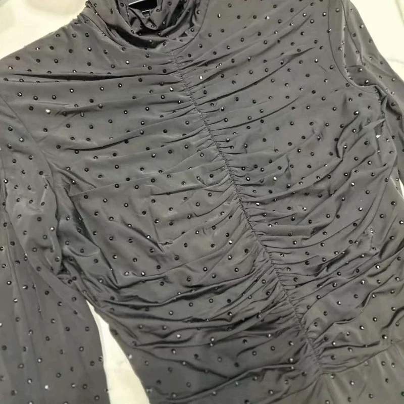 Рисунок 2 - 2024 Черный со стразами на молнии