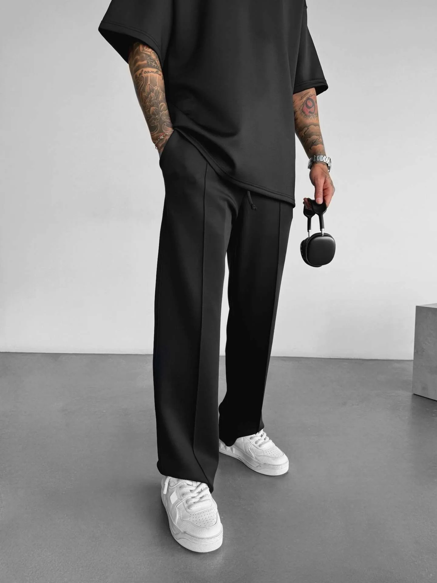 New men's casual pants, stylish and comfortable elastic waist drawstring single-line pleated solid color pocket mops pants 4