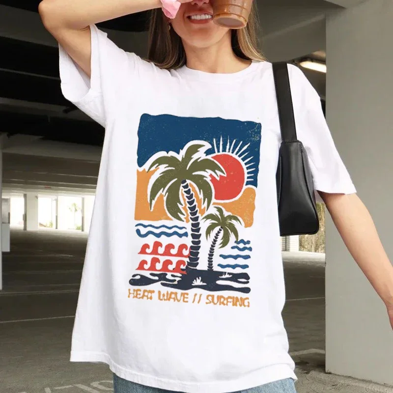 

Vector Summer Beach Sunset with Palm Tree Printed Pattern Cute 90s T-Shirt Fashion Pattern Short Sleeve Printed Harajuku T-Shirt