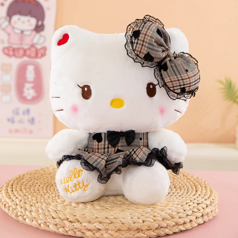 دمية هيلو كيتي (إصدار الدانتيل والأناقة)